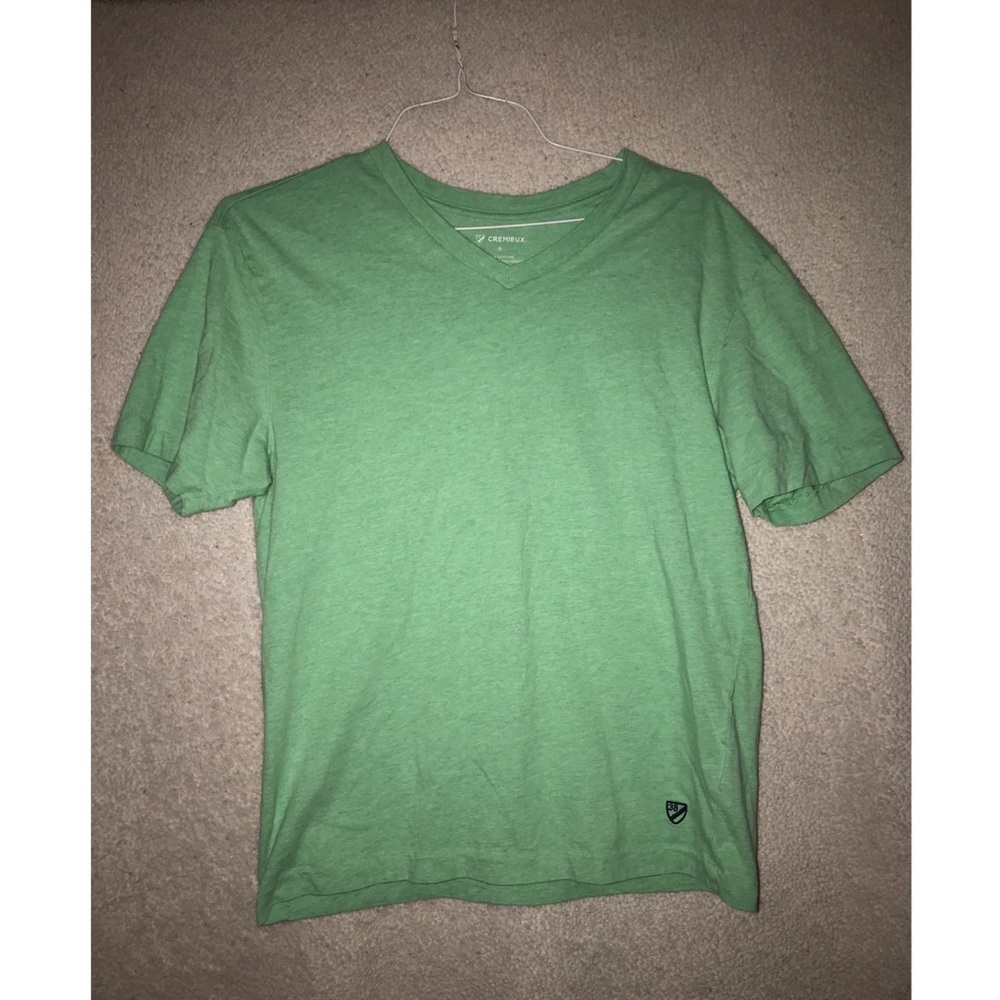 Light green T-shirt in great condition